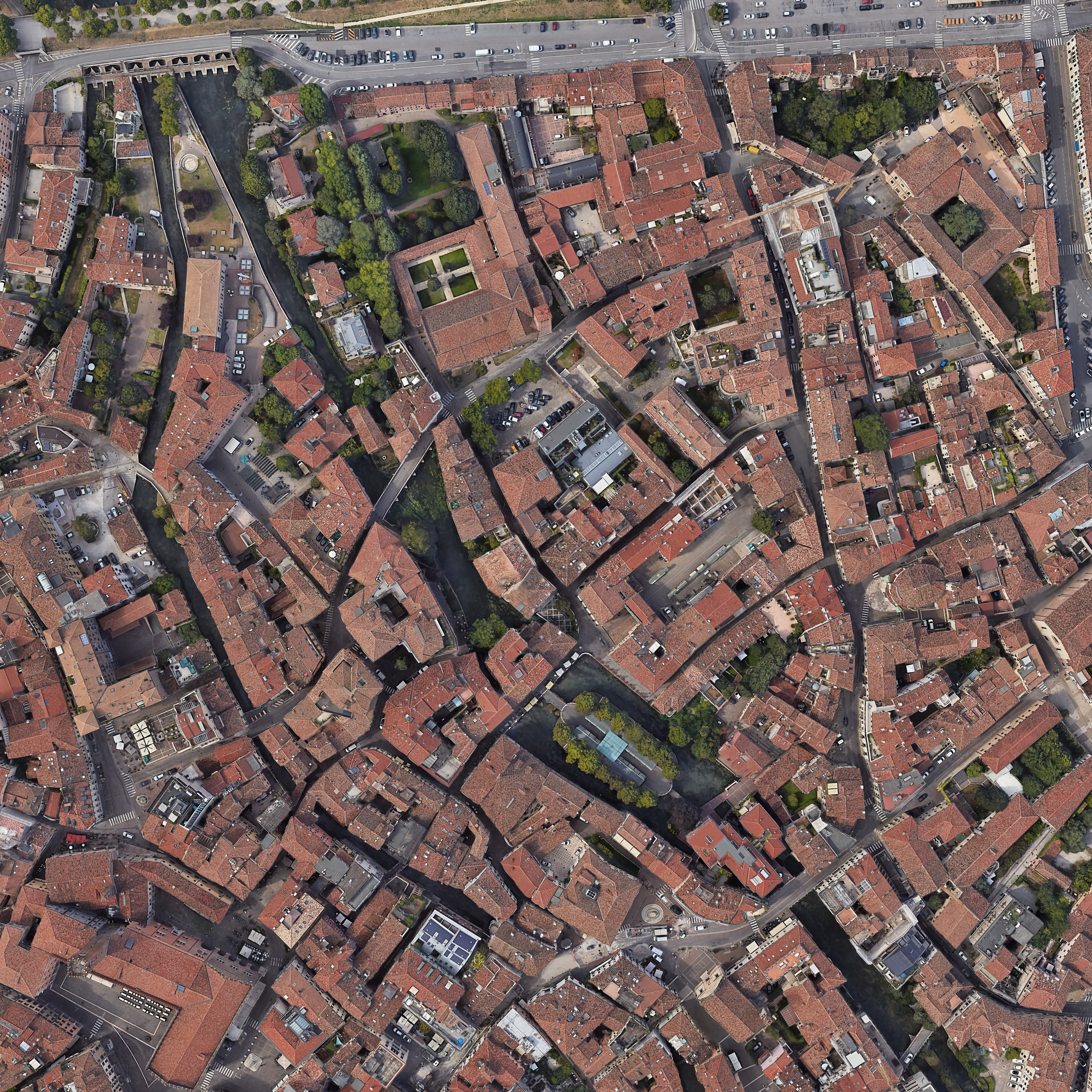 Petrarca-hut_0